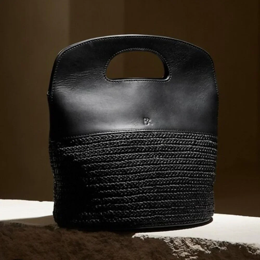 Banana Republic Bucket/Crossbody "LIKE NEW" - Picture 1 of 16